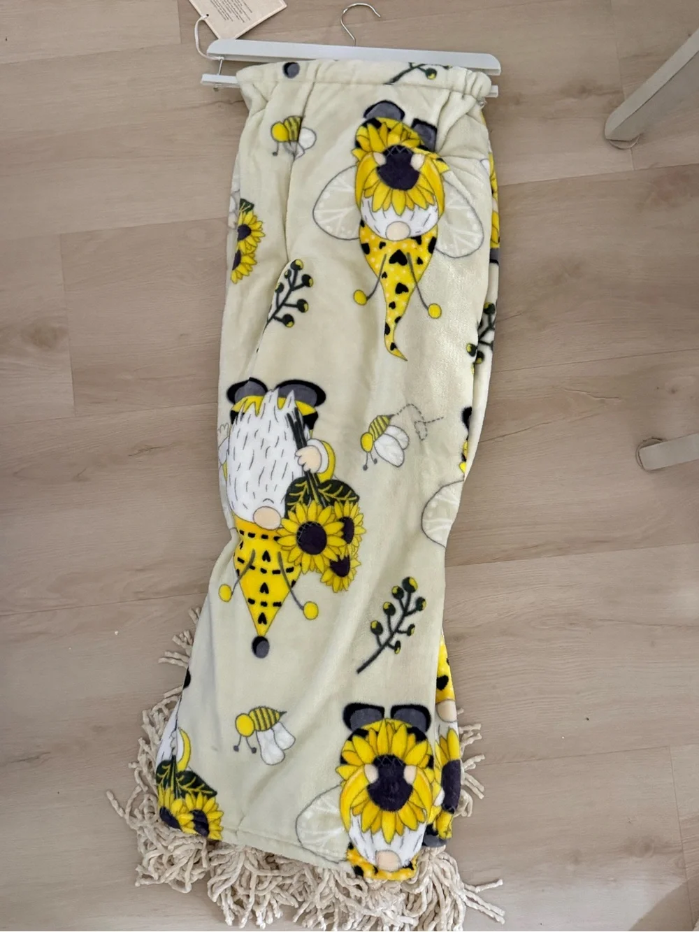 Spring Garden Sunflower Gnome Throw Blanket - Brand New!!